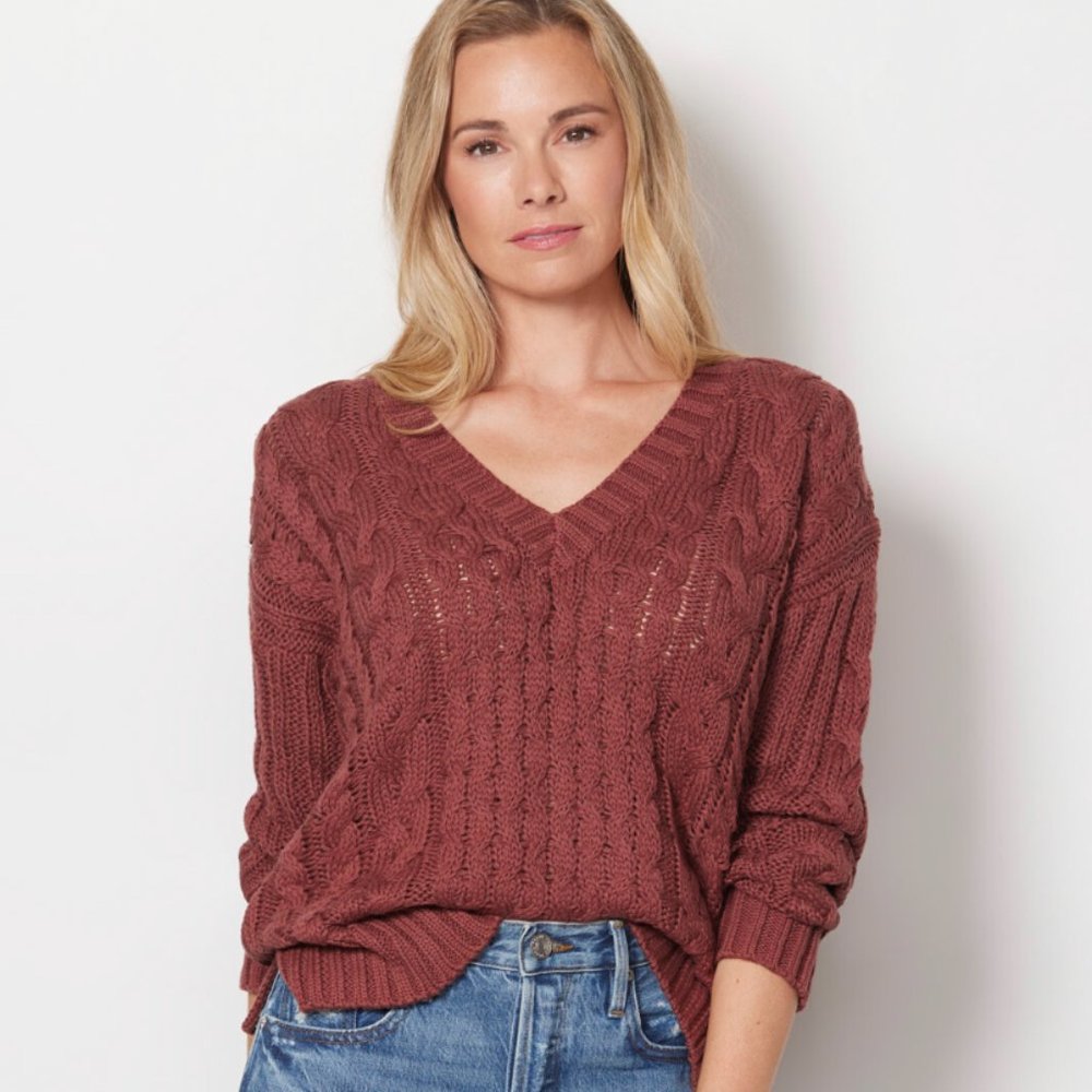 Evereve John+Jenn Cotton V-Neck Sweater. Size Medium. Gorgeous!